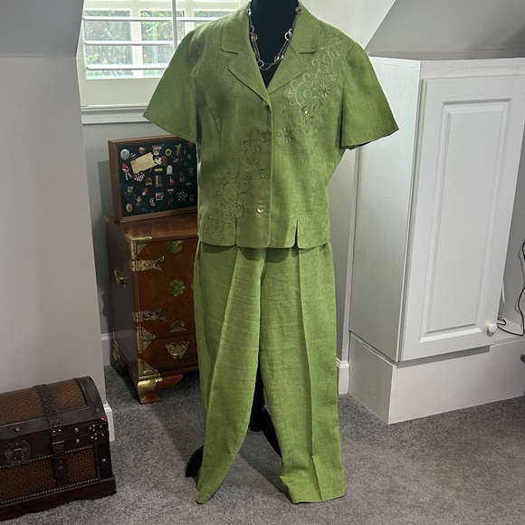 Plaza South Other - Chic Olive Women's Trouser Set